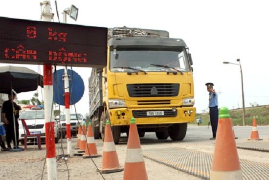 Ngày đầu cân xe: San tải, phá trạm cân